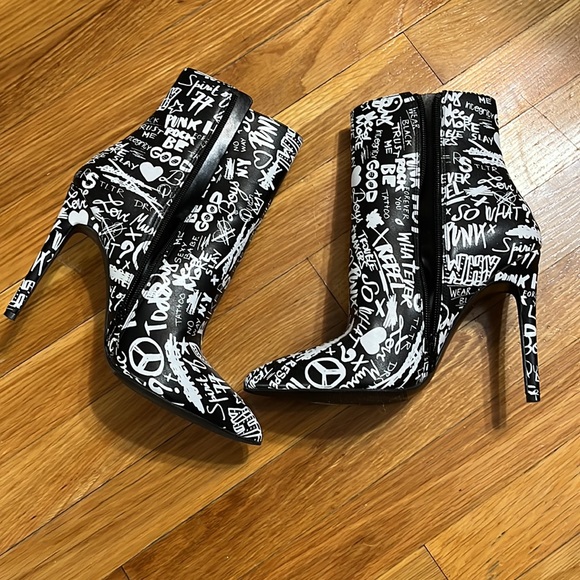 Aldo Graffiti Booties - Picture 2 of 3